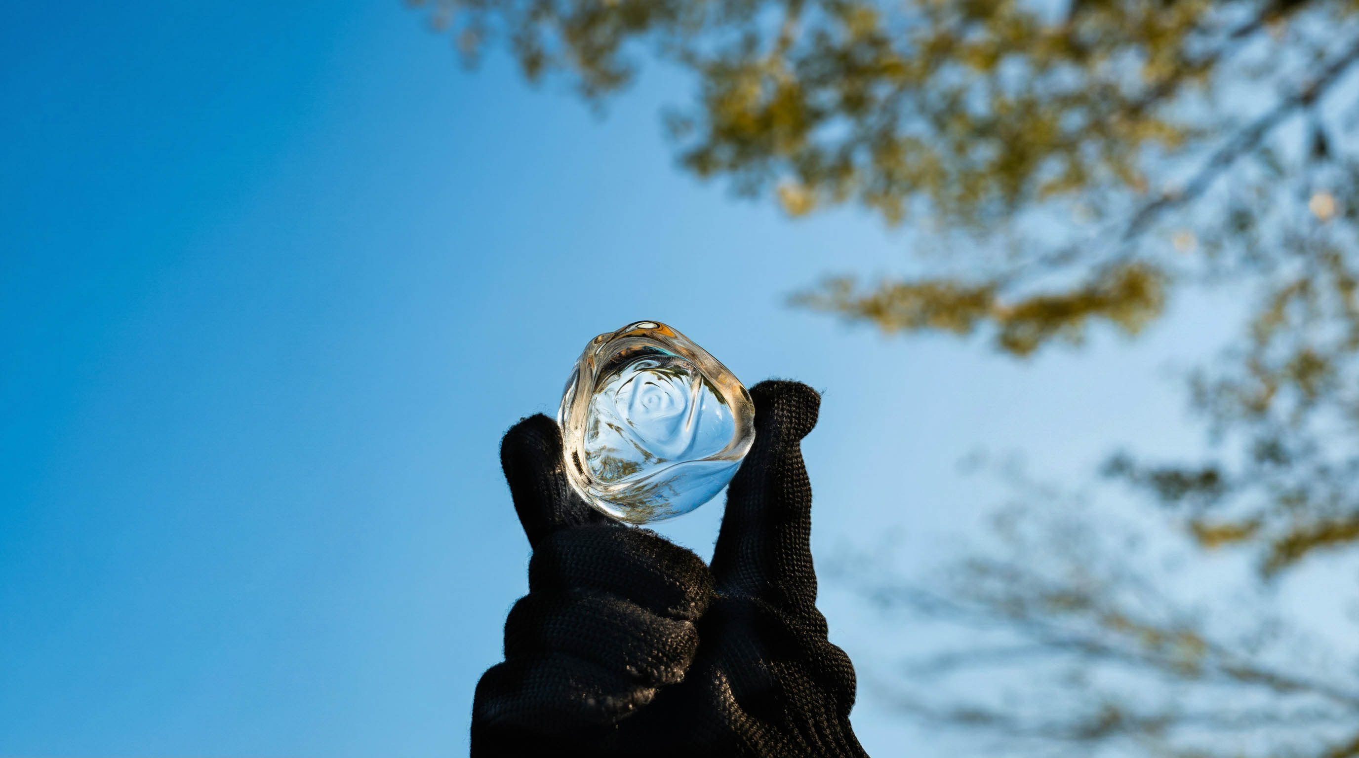 How to Make Spherical Ice Cubes Fast?