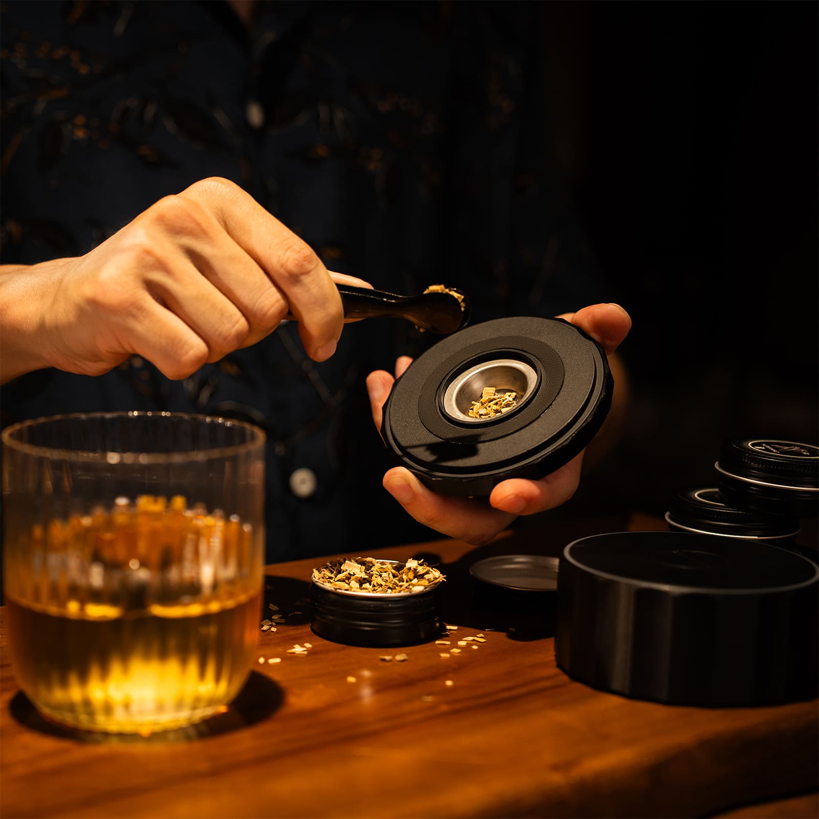 Halo Cocktails & Whisky Smoker | 6 Wood Chips & 2 More Spicy Chips